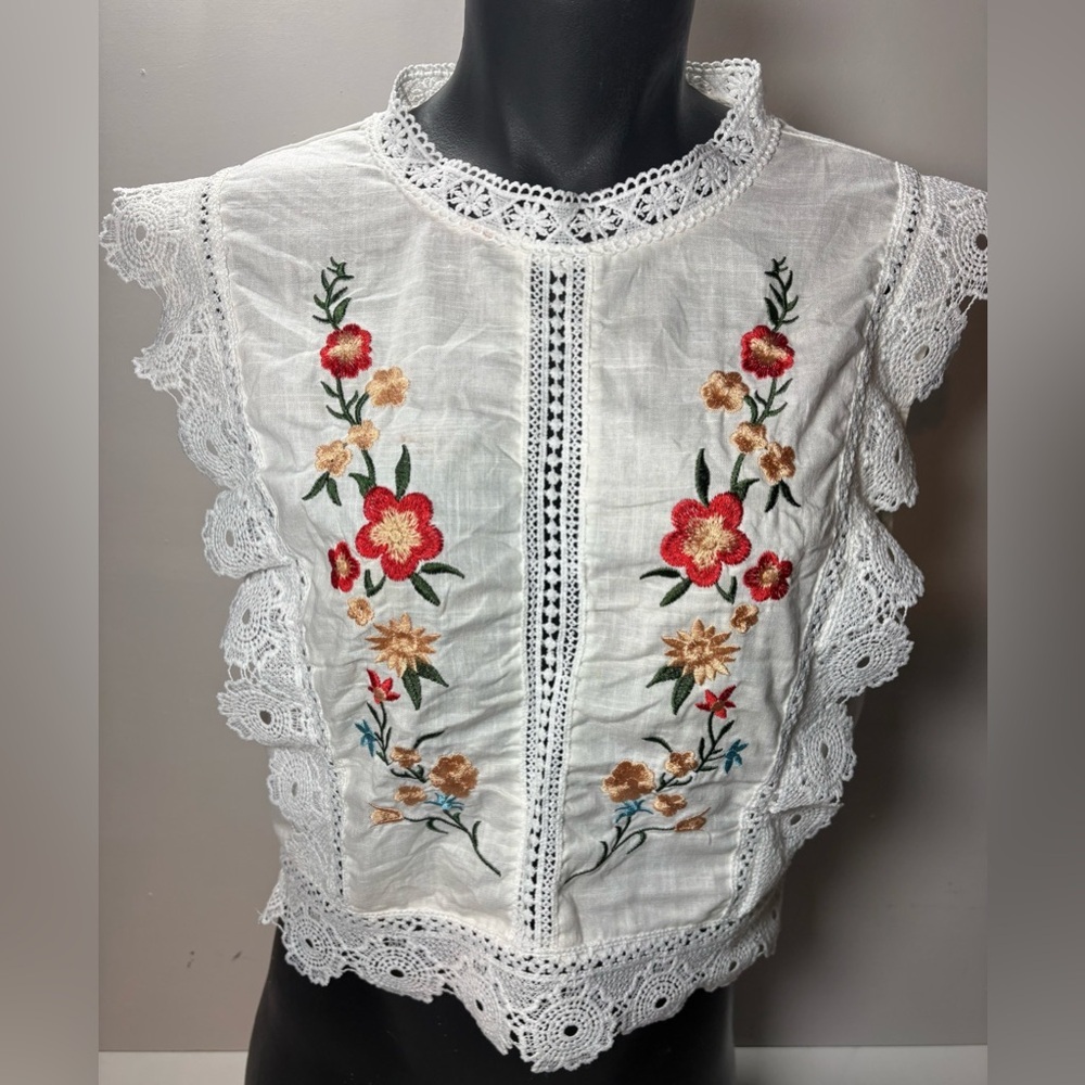 SHEIN 100% Cotton Lace-Trim Sleeveless Top with Red & Gold Embroidery